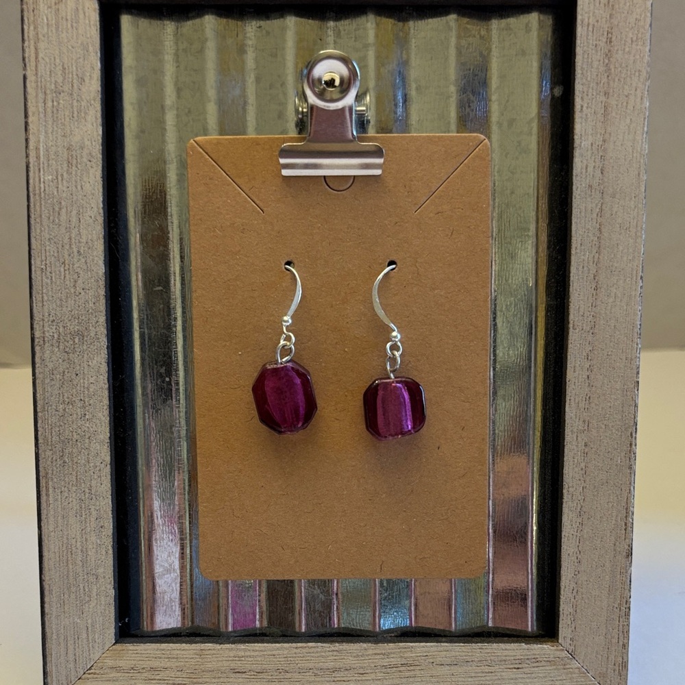 💕5/25💕Elegant Burgundy Drop Earrings